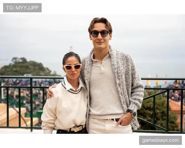 贝林厄姆女友阿桑蒂瓦爆红社交媒体，球迷热议关注