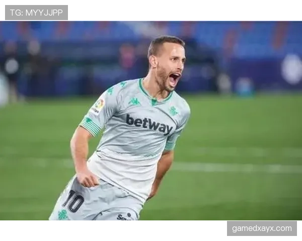 利桑德罗以技术与智慧弥补身高短板，状态回暖闪耀球场