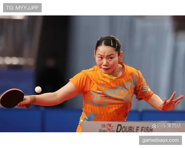 何卓佳家里装修得比五星酒店还豪，打球时候跟路人一个样倒是挺反差的嘛