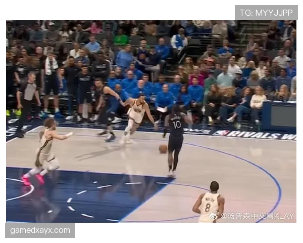 克莱·汤普森三分火力拉开格林防守空档提升球队空间效率