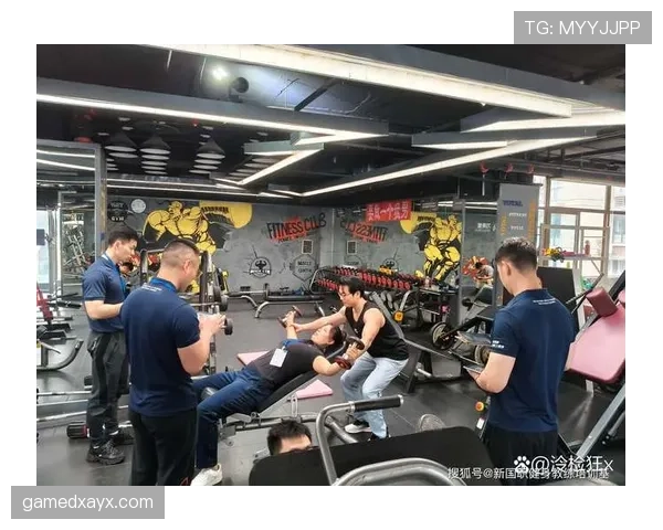 张楠这训练强度，凌晨四点健身房打卡是认真的？